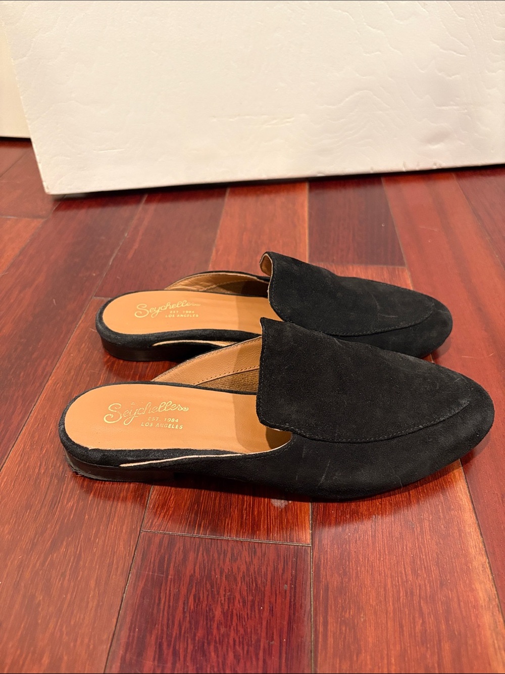Seychelles Suede Between Us Flat Mules Black Suede Women’s Size 7.5 Leather - Picture 3 of 8